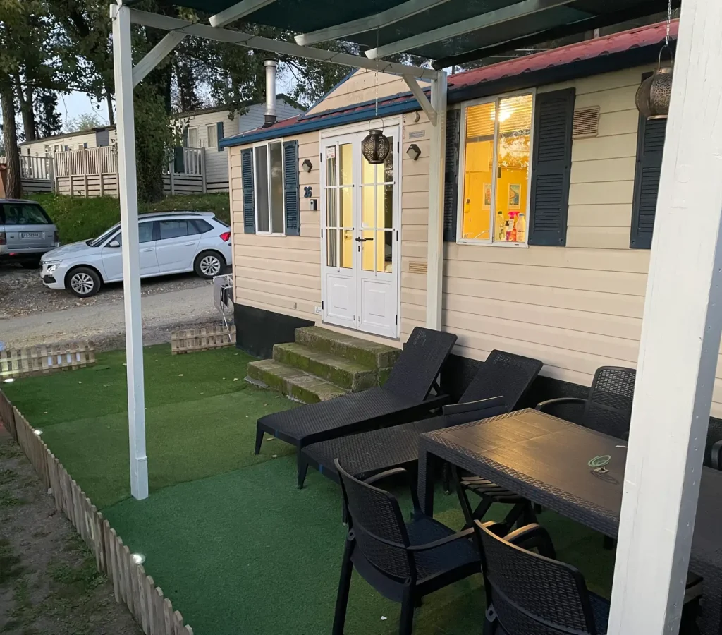 outside dining